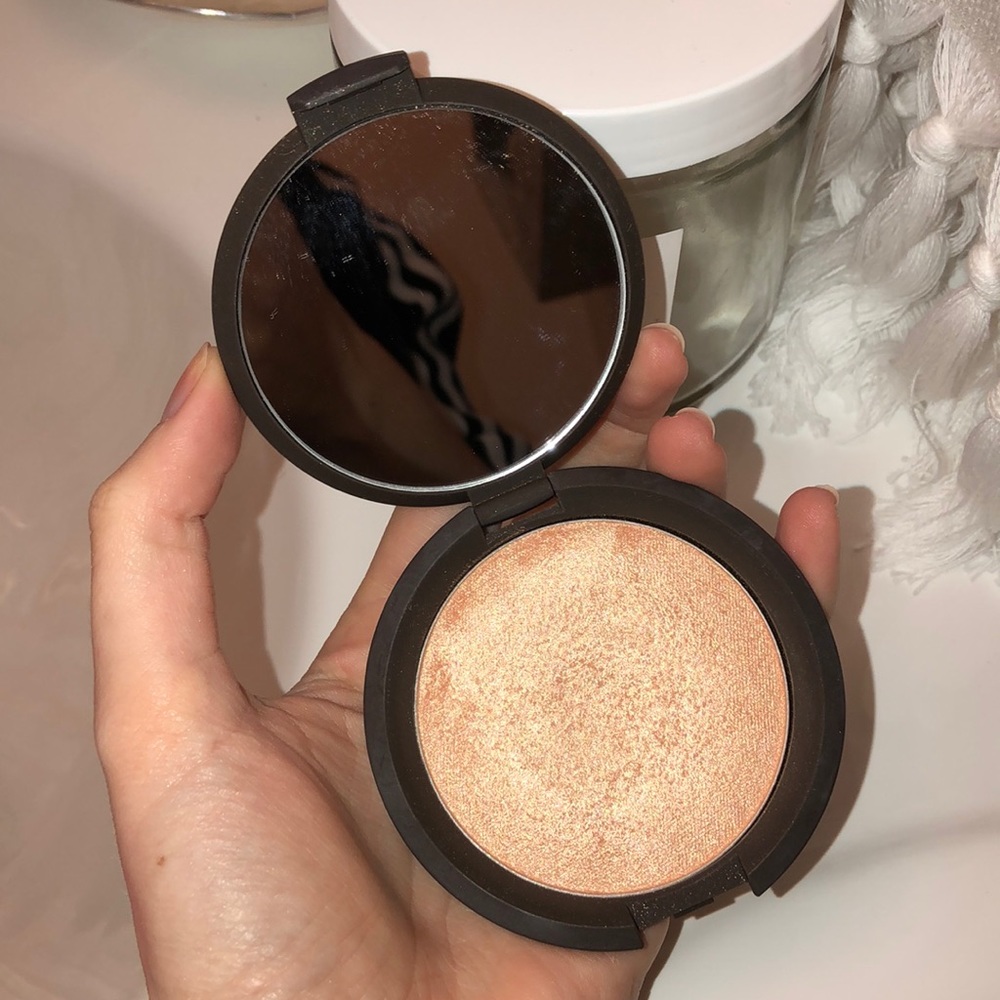 BECCA Champagne POP Highlighter